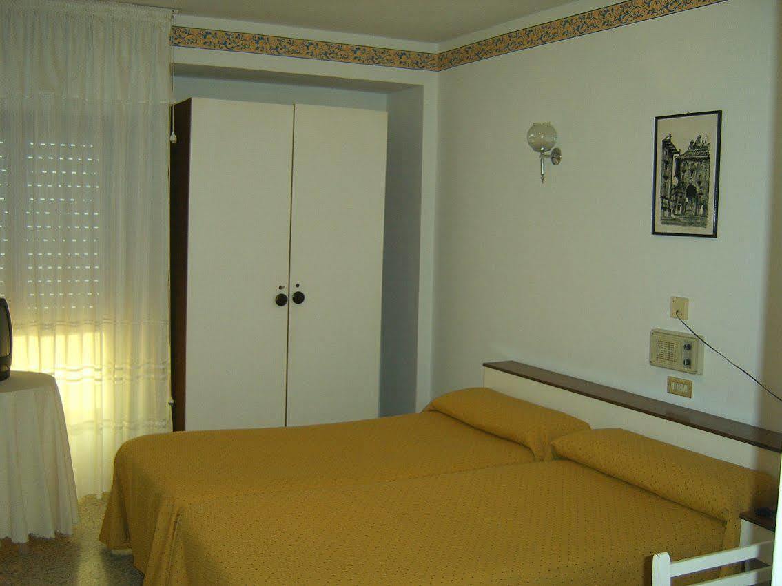 Hotel Puente De Los Santos Tapia De Casariego Kültér fotó