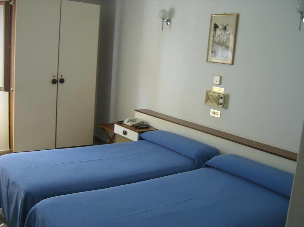 Hotel Puente De Los Santos Tapia De Casariego Kültér fotó