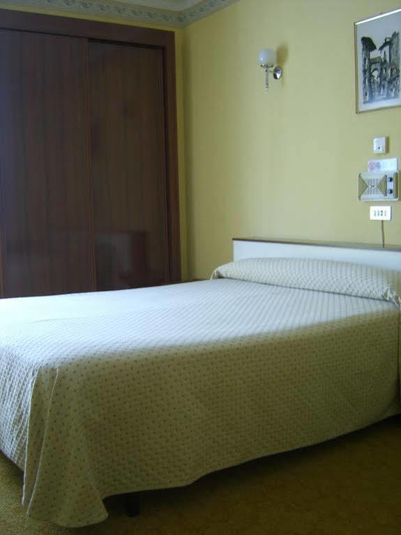 Hotel Puente De Los Santos Tapia De Casariego Kültér fotó