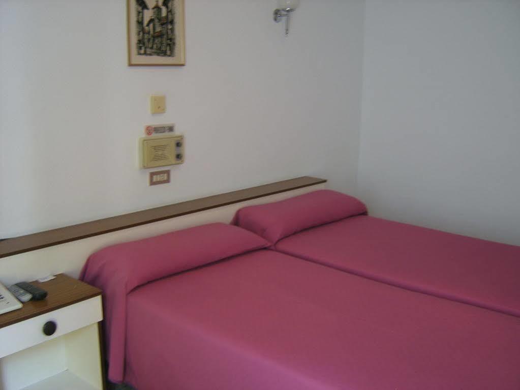 Hotel Puente De Los Santos Tapia De Casariego Kültér fotó